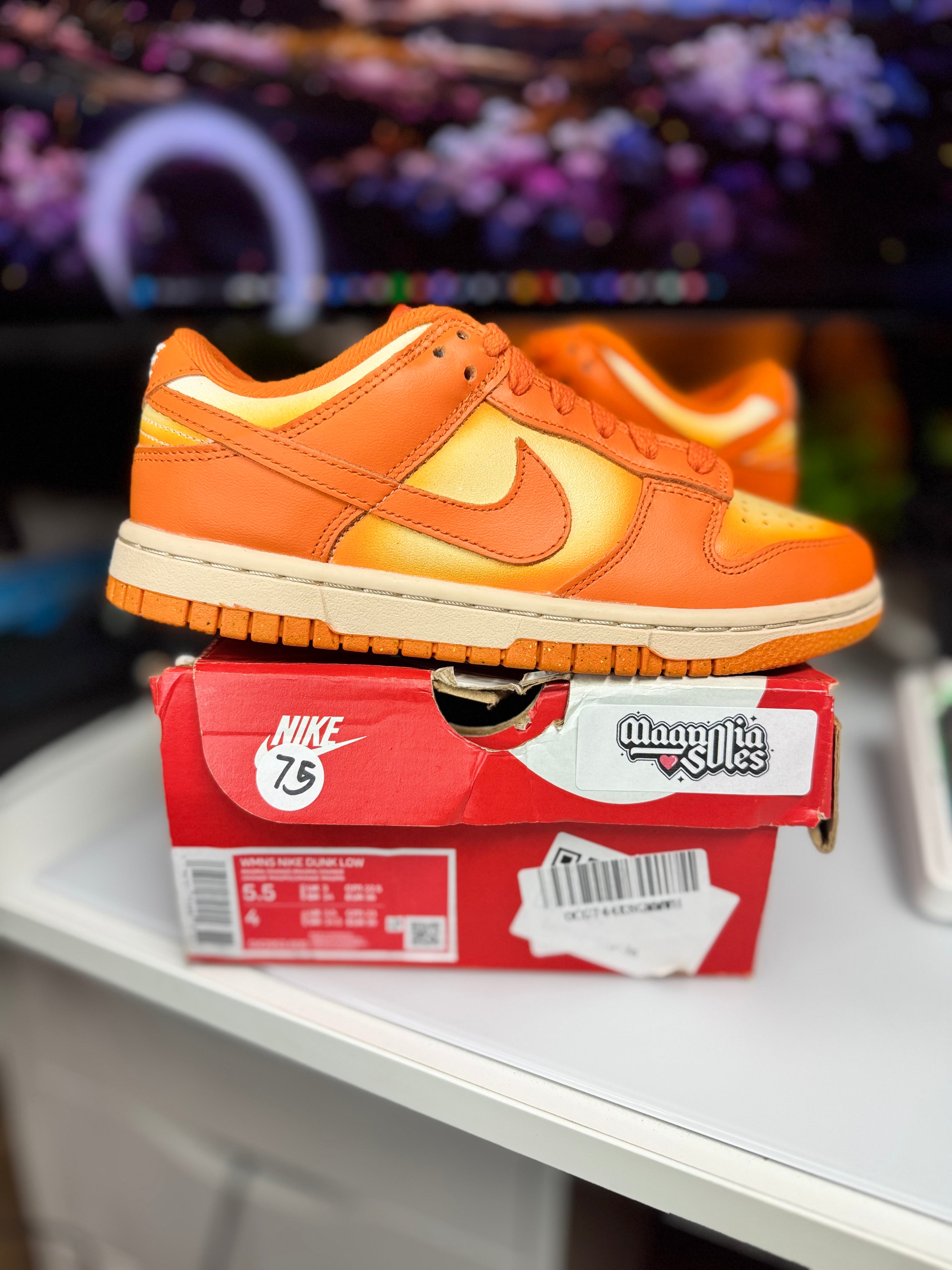 "Magma Orange" Nike Dunk Low (WMNS)