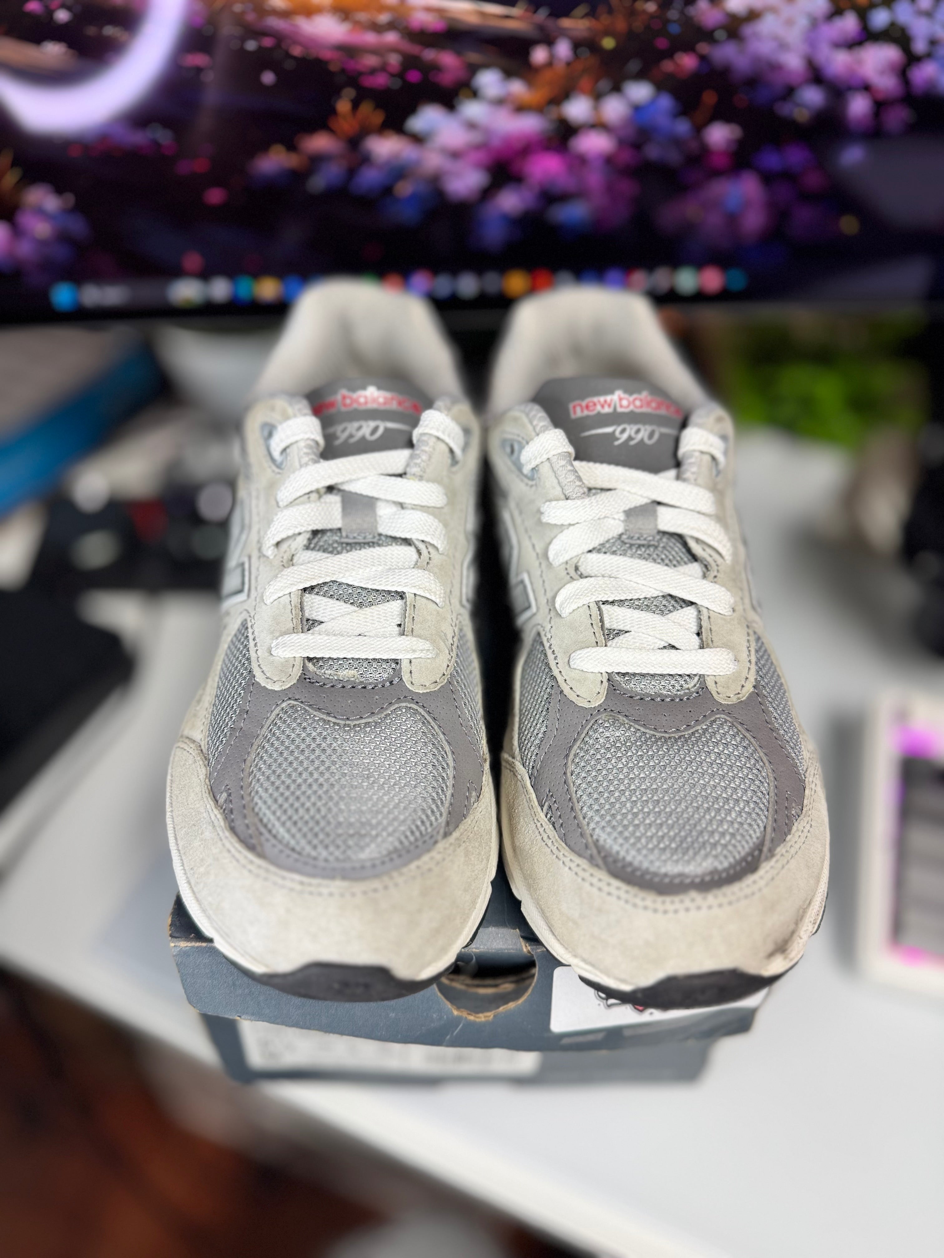 "Grey" New Balance 990 (GS)