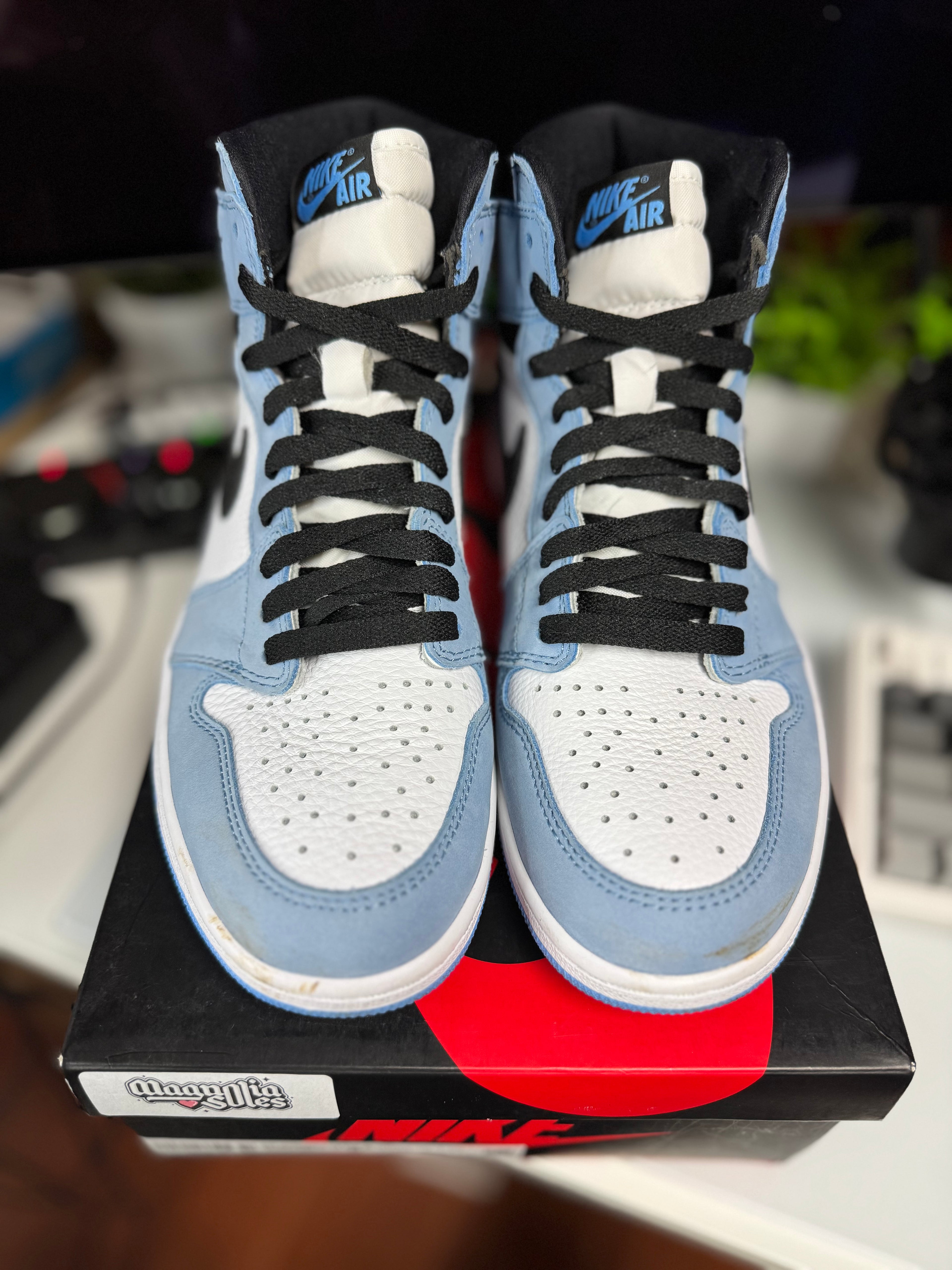 “University Blue” Air Jordan Retro 1