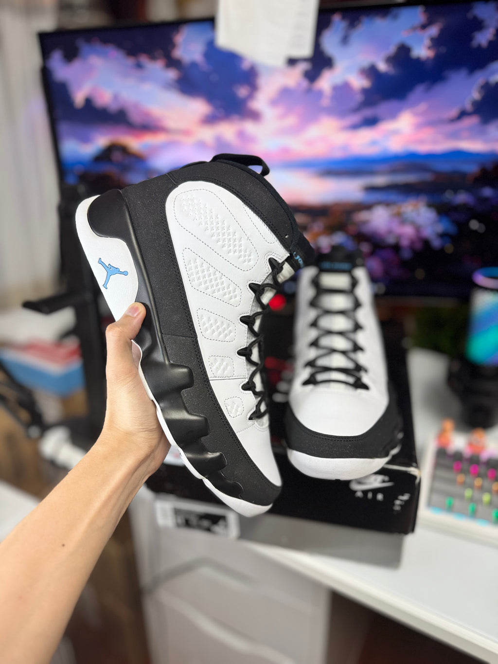 "University Blue" Air Jordan Retro 9