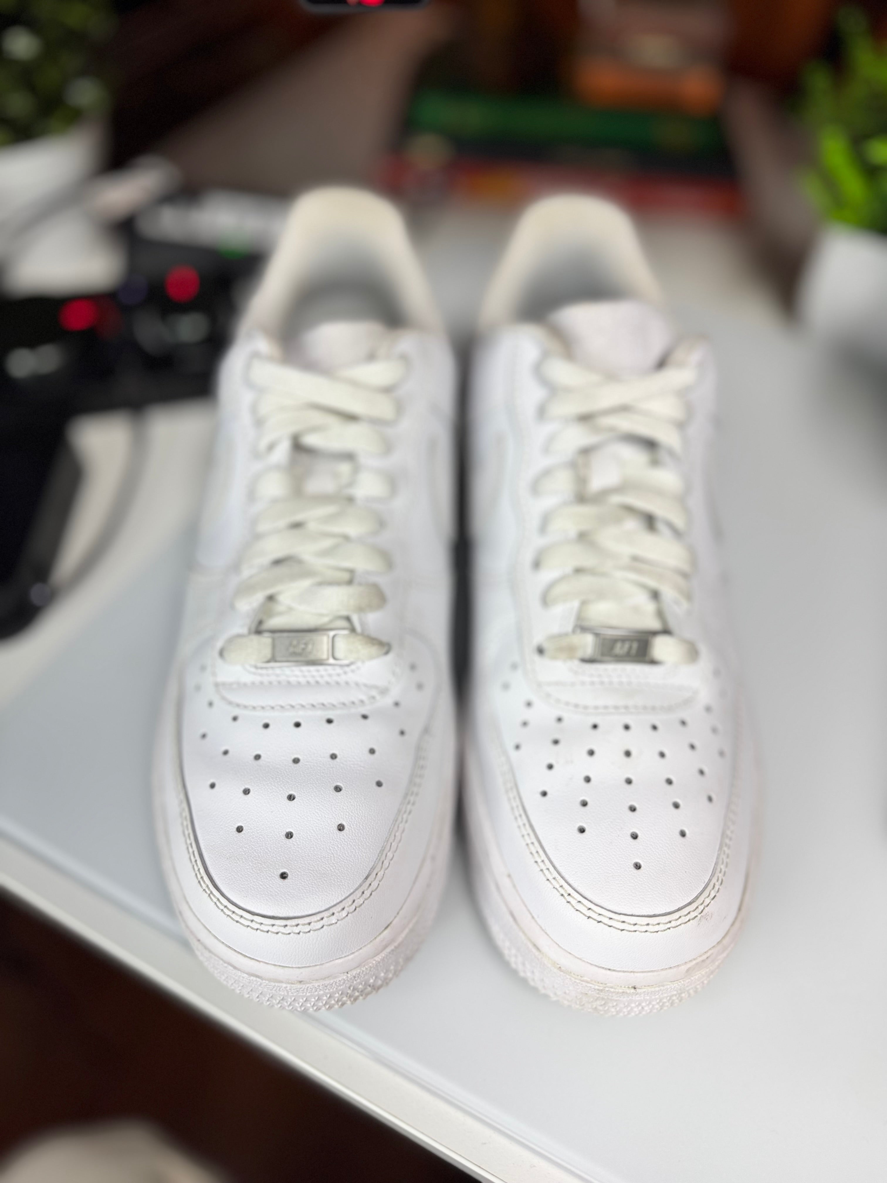 "Triple White" Nike Air Force 1 Low