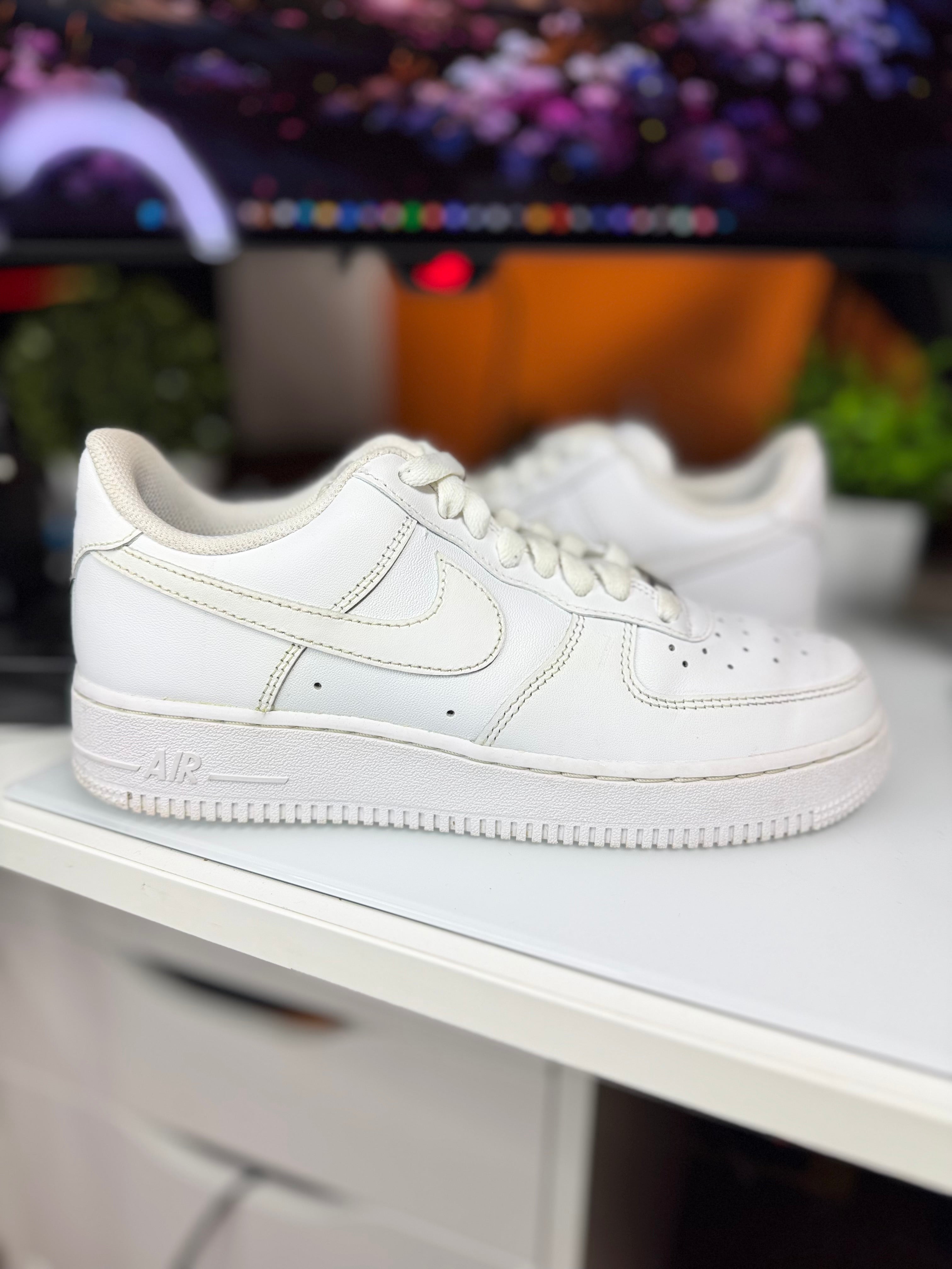 "Triple White" Nike Air Force 1 Low