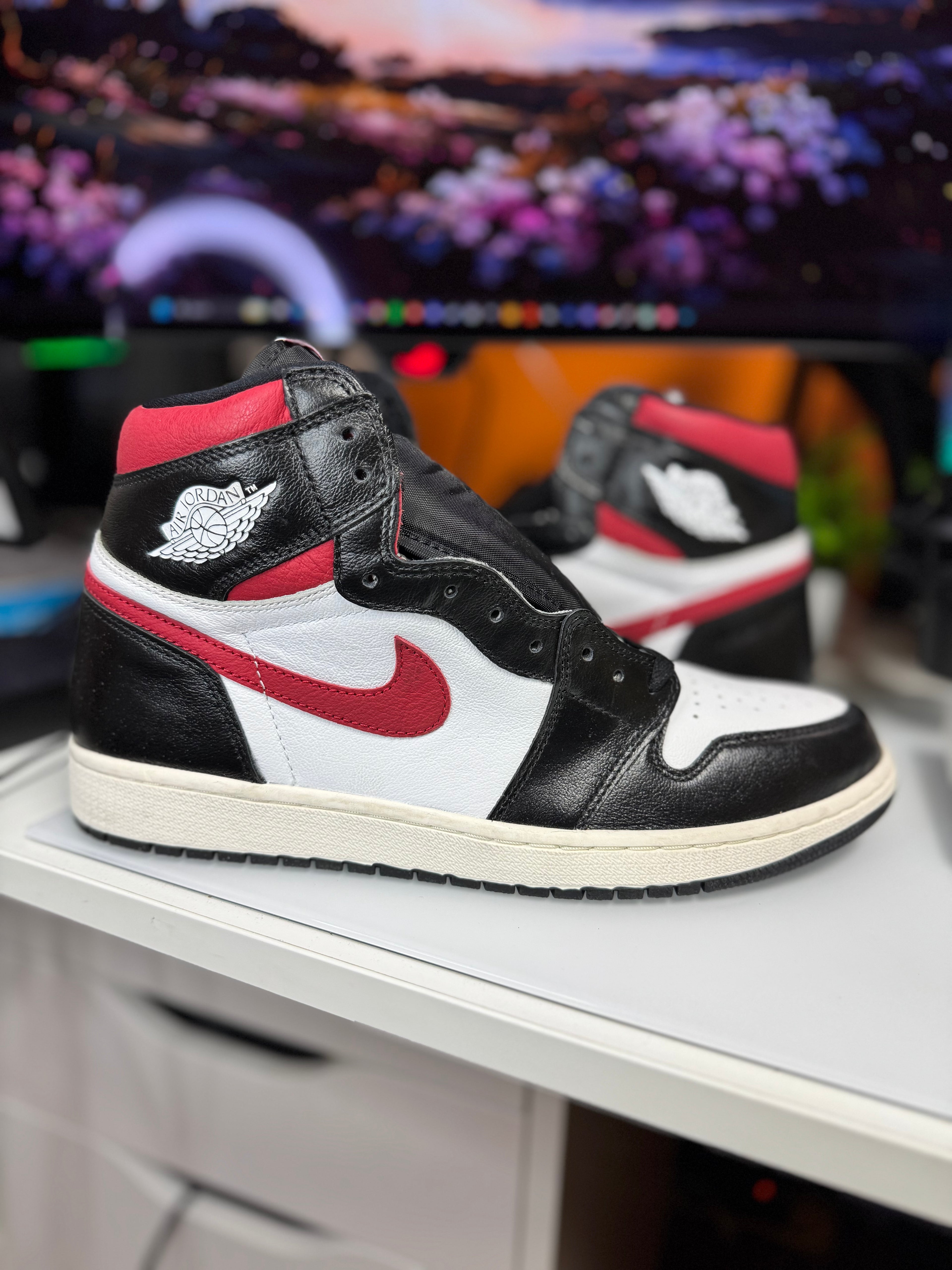 “Gym Red” Air Jordan Retro 1