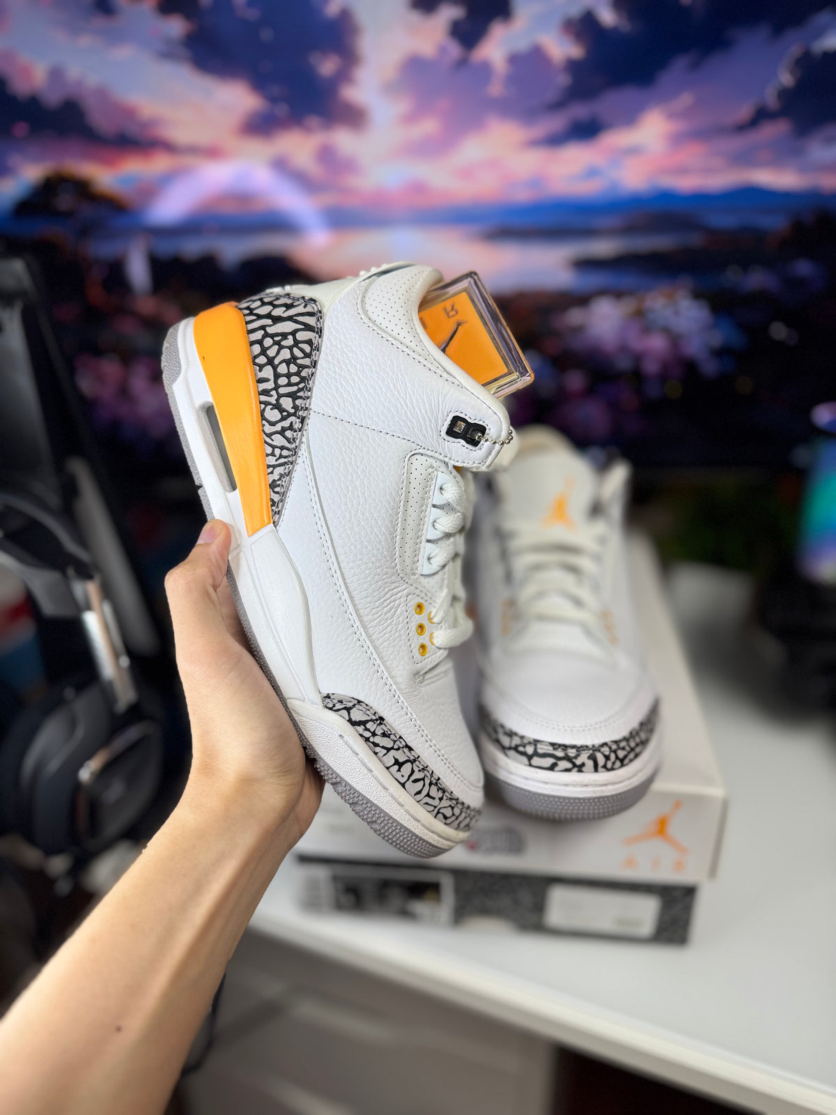 "Laser Orange" Air Jordan Retro 3 (WMNS)