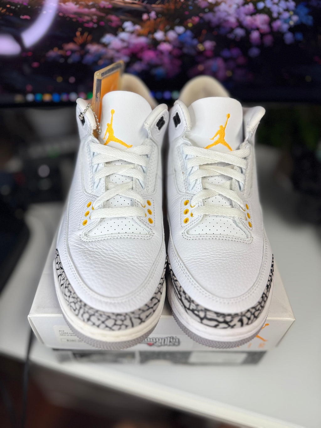 "Laser Orange" Air Jordan Retro 3 (WMNS)