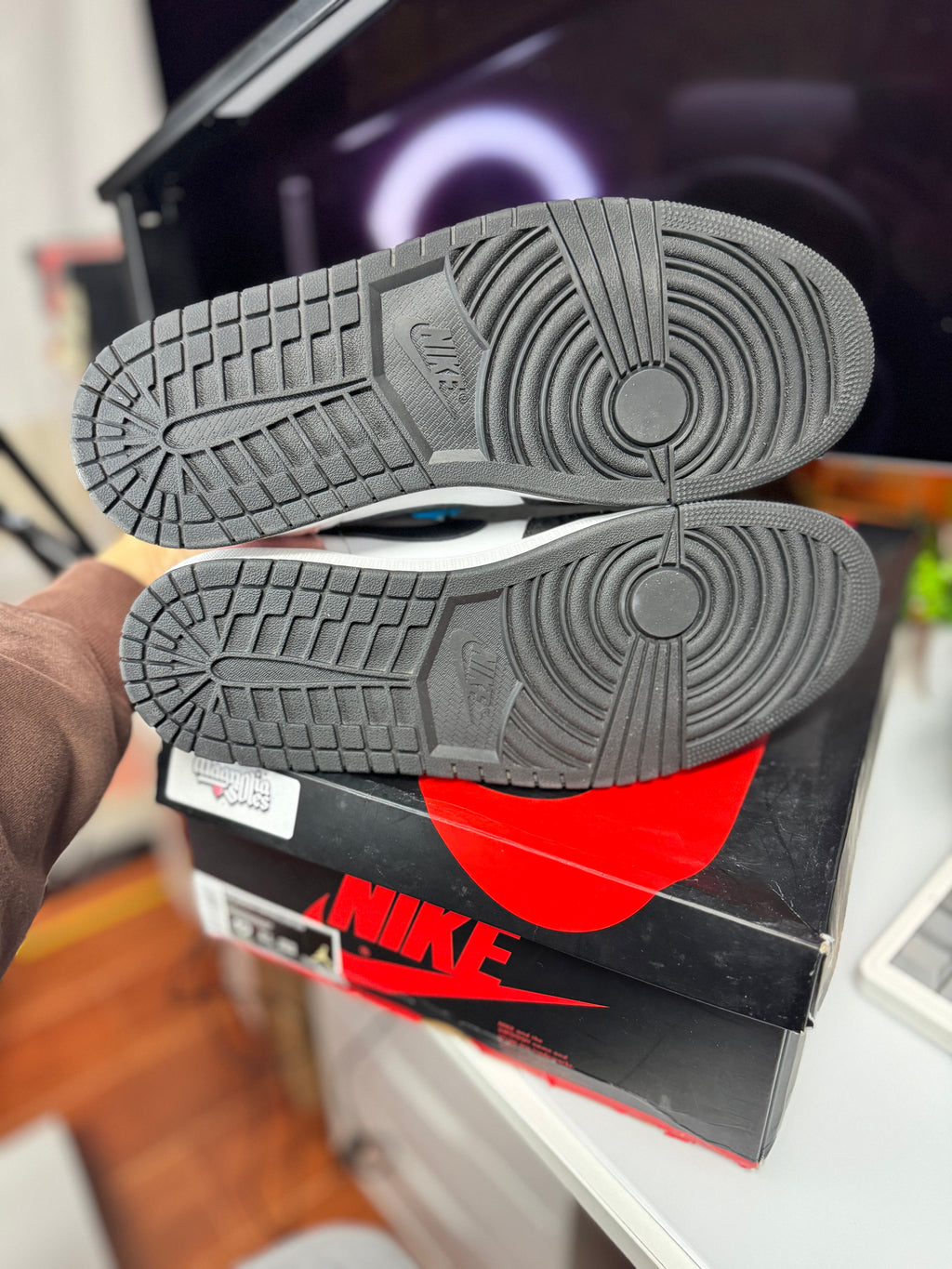 "Bleached Coral" Air Jordan Retro 1 Low