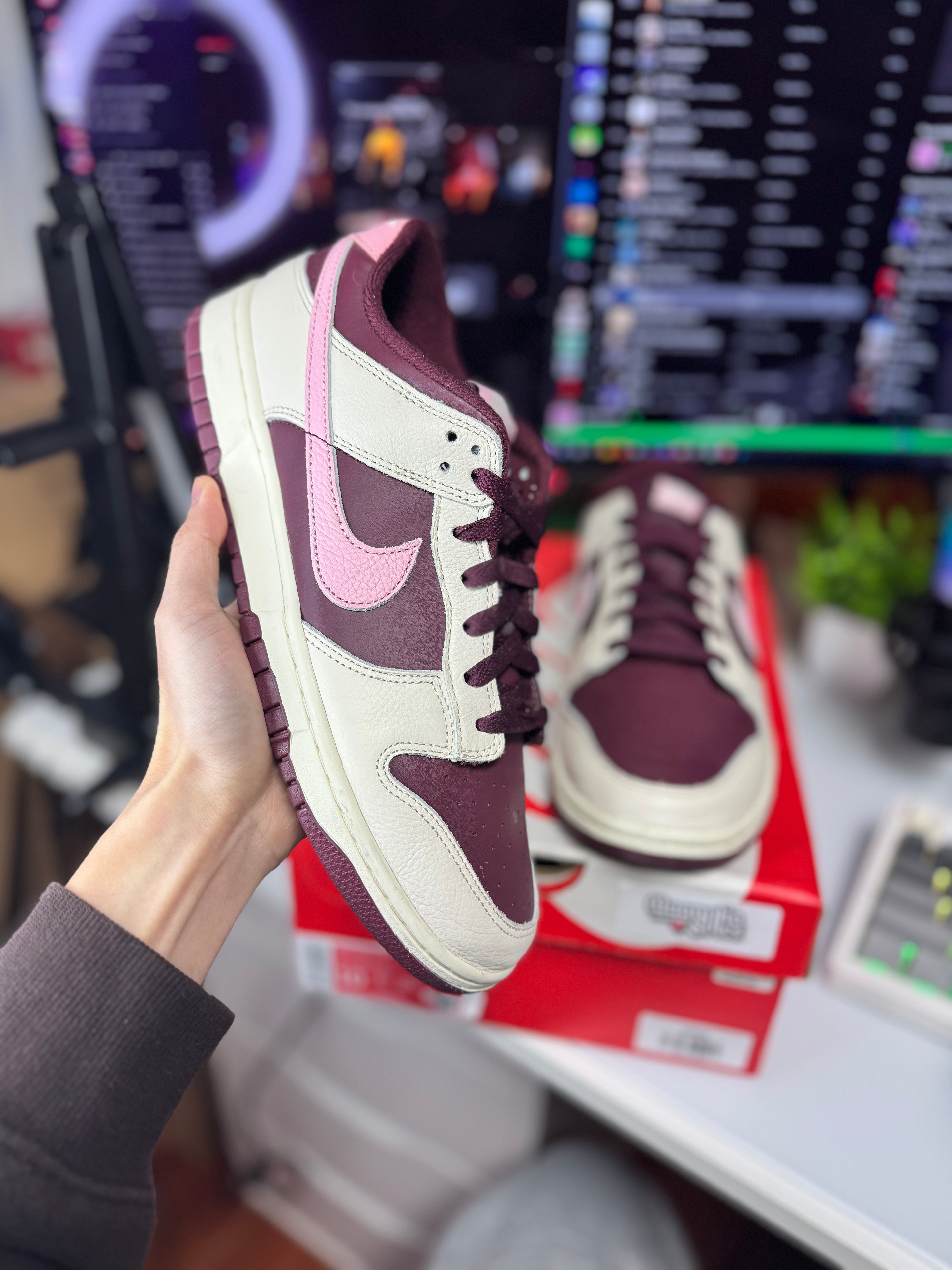 "Valentine's Day" Nike Dunk Low
