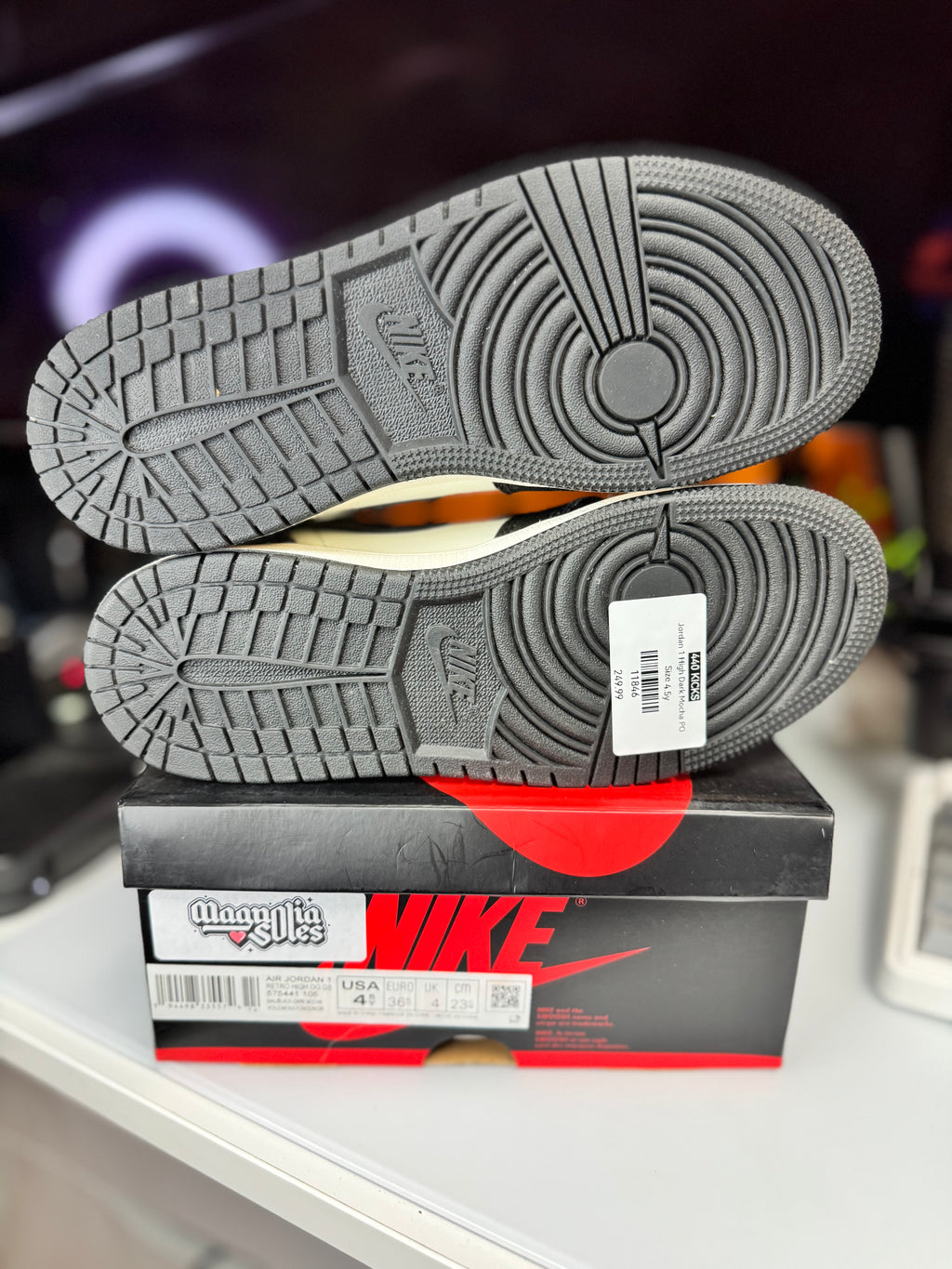 "Mocha" Air Jordan Retro 1 (GS)