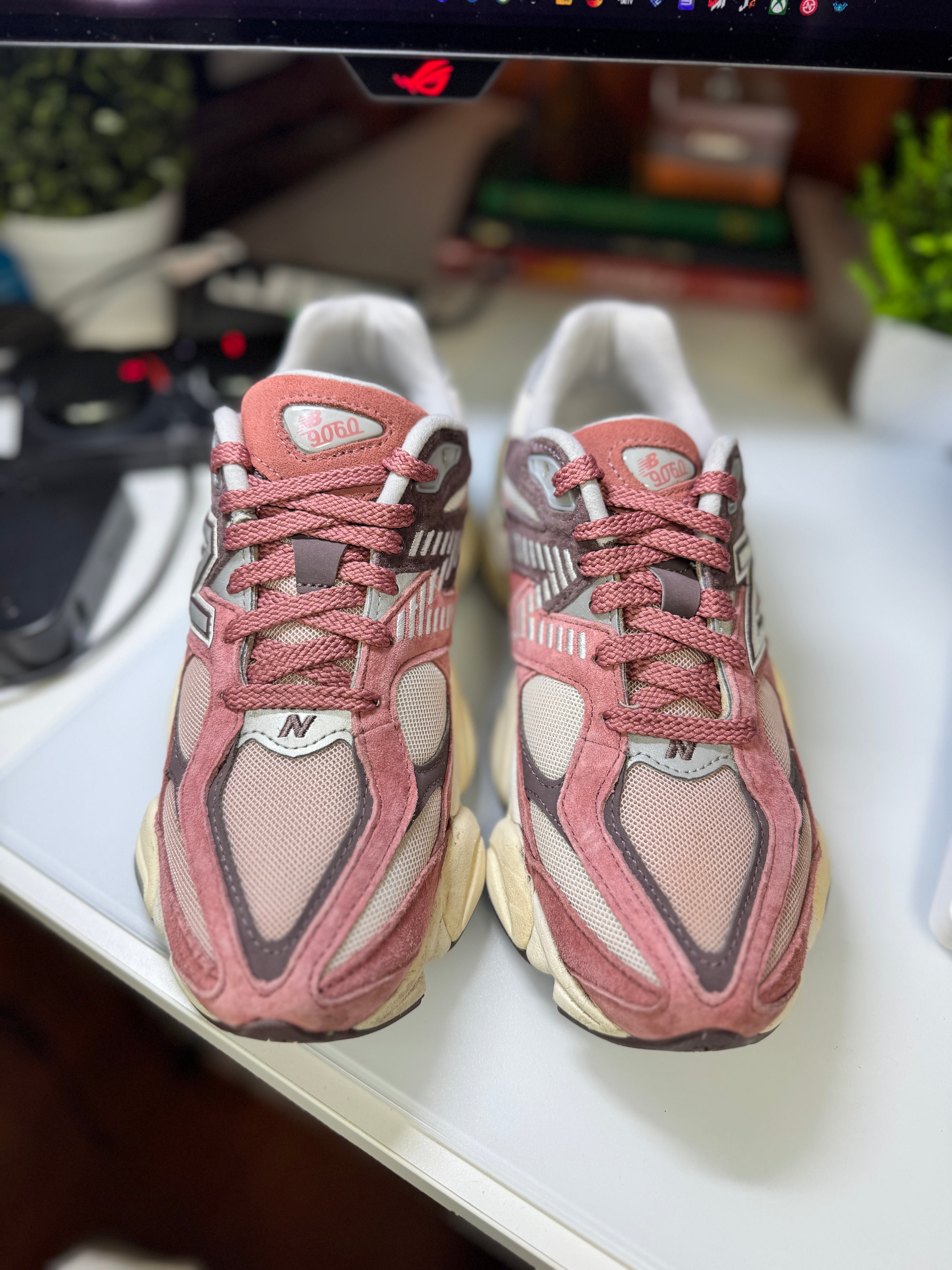 "Cherry Blossom" New Balance 9060