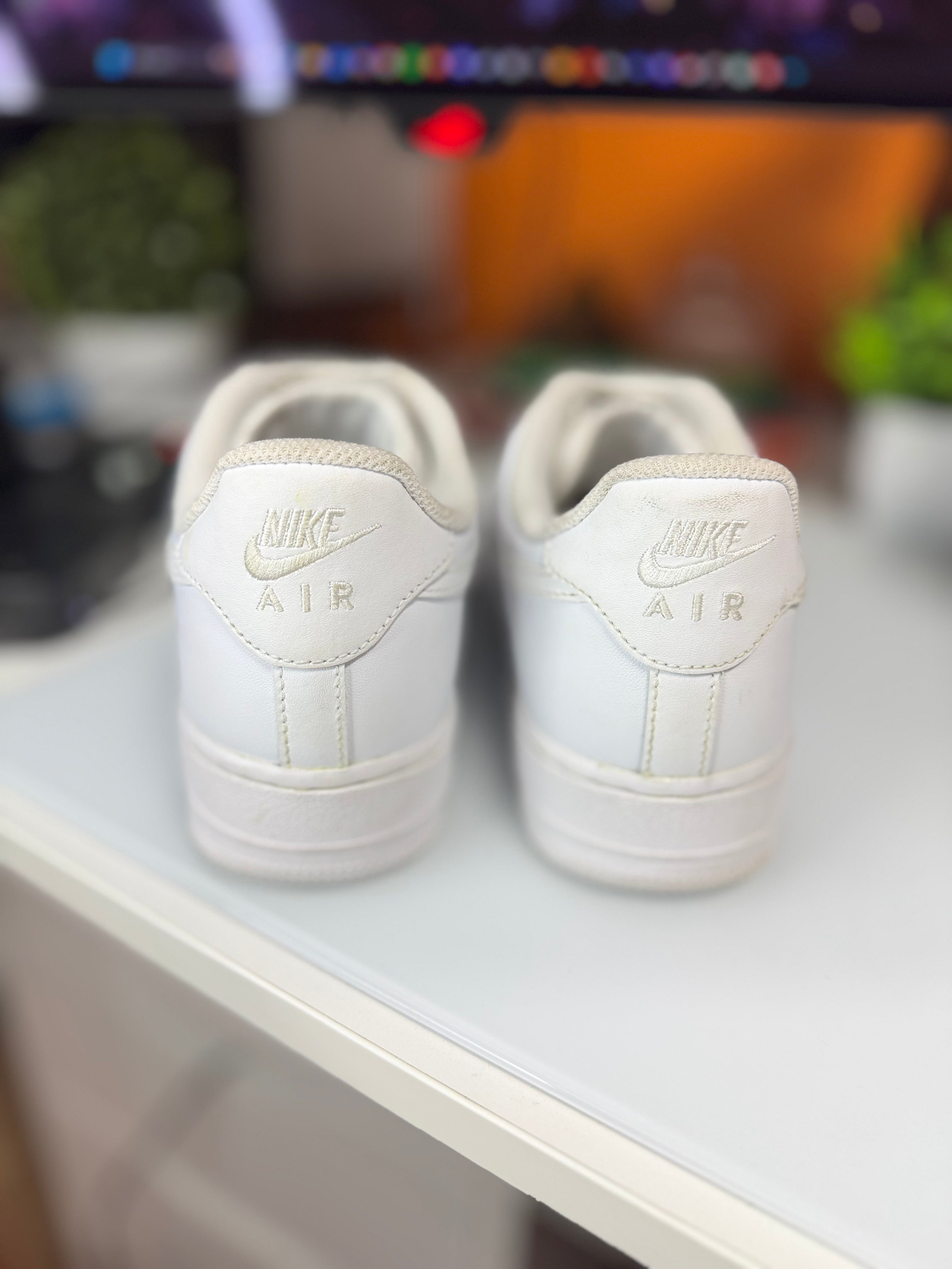 "Triple White" Nike Air Force 1 Low