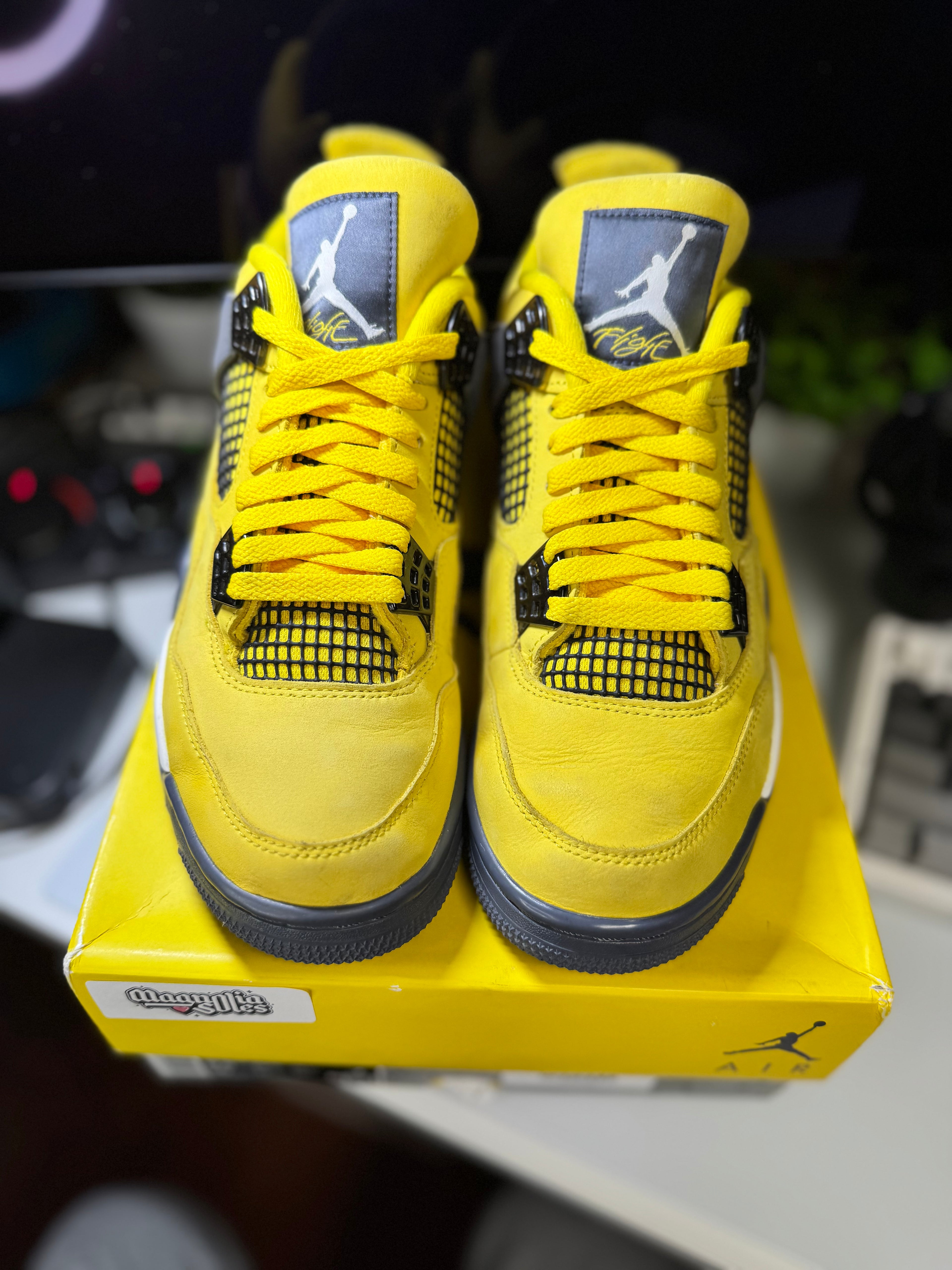 "Lightning" Air Jordan Retro 4