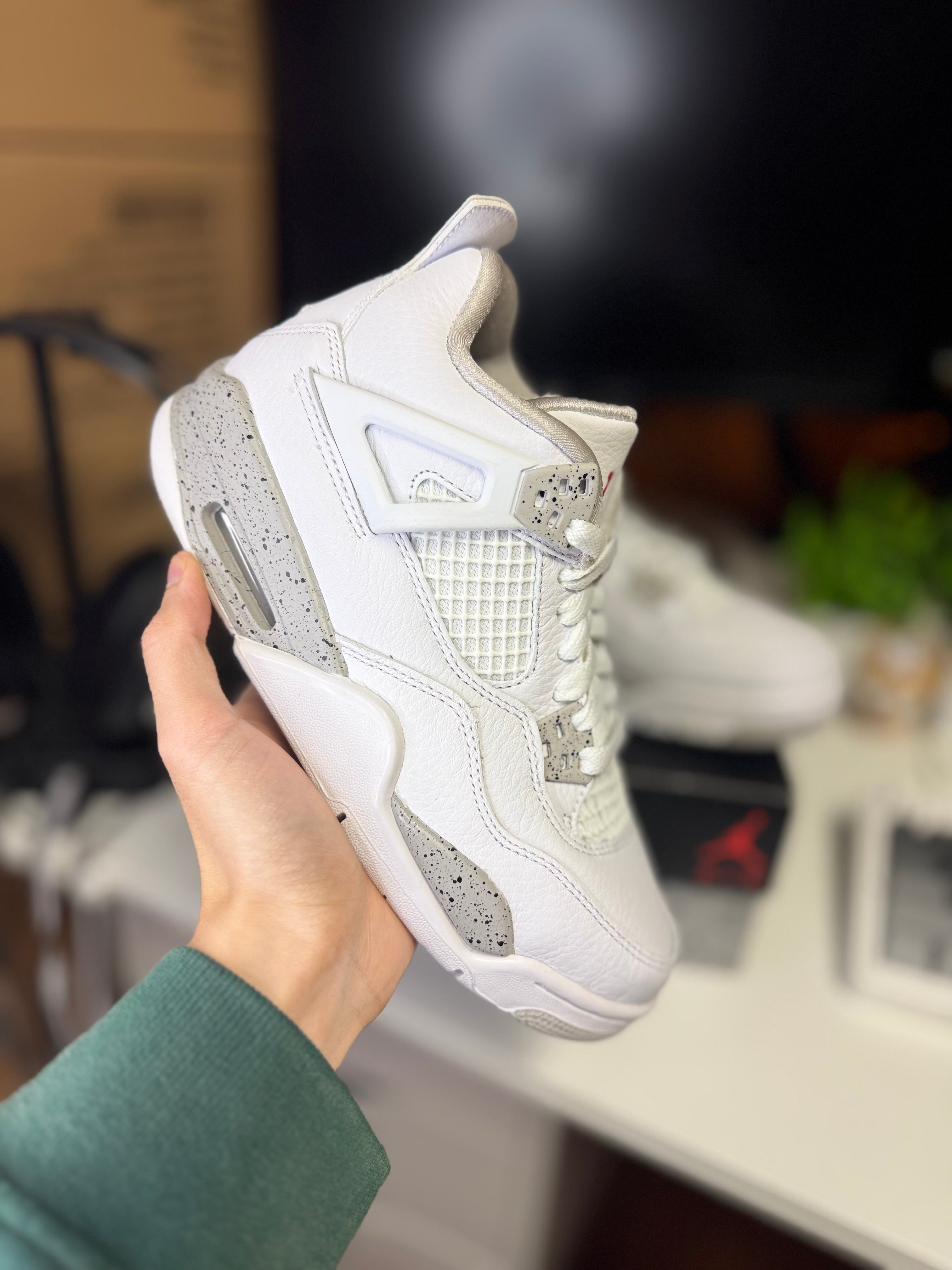 "White Oreo" Air Jordan Retro 4 (GS)