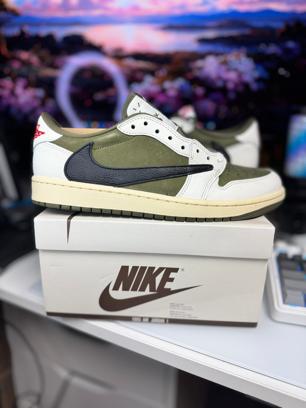 “Medium Olive” Travis Scott Air Jordan Retro 1 Low