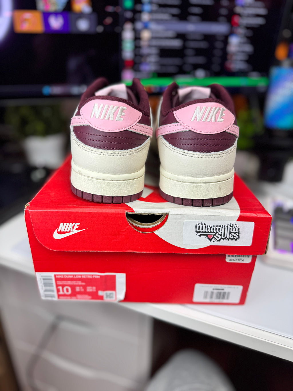 "Valentine's Day" Nike Dunk Low