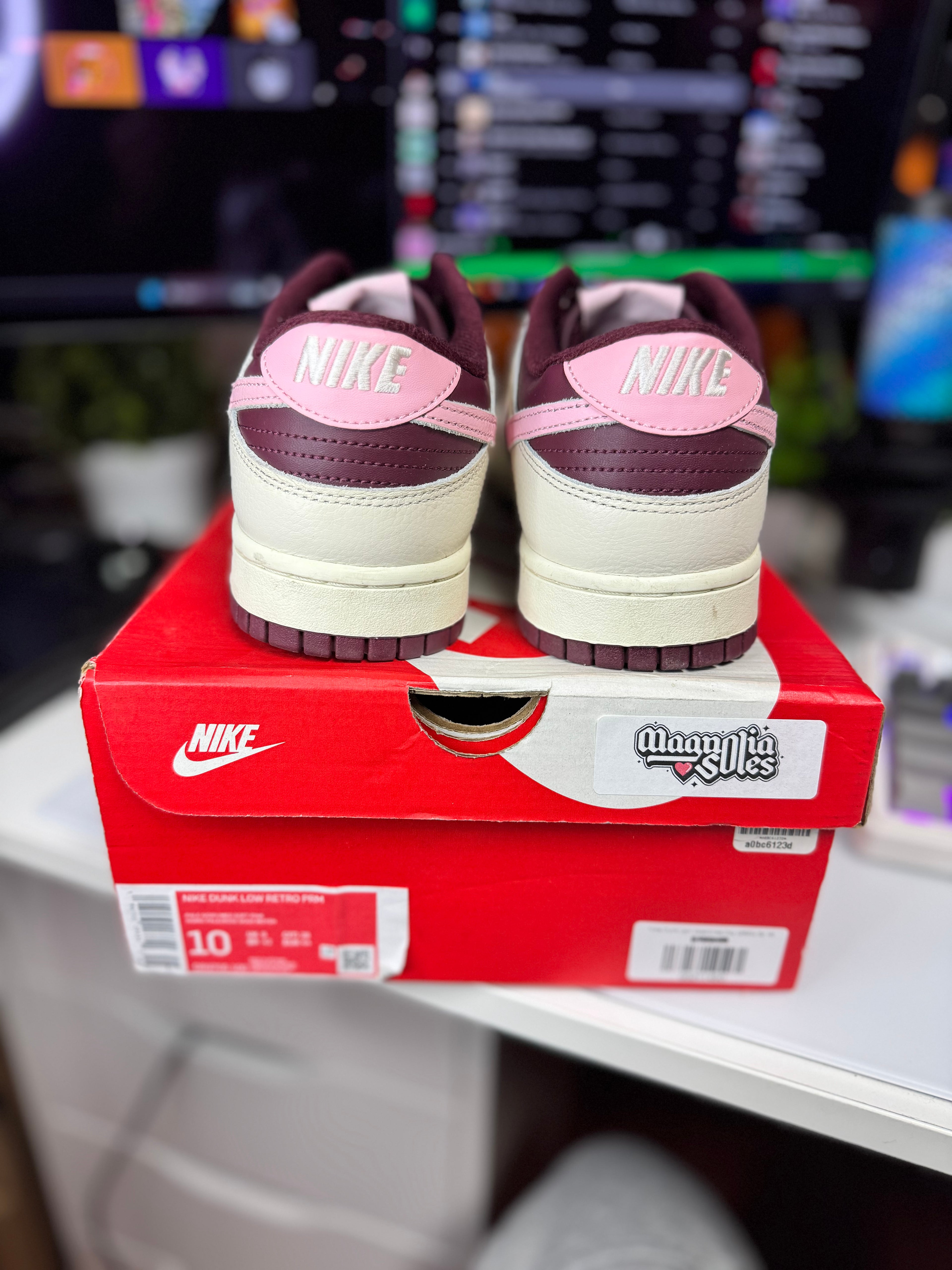 "Valentine's Day" Nike Dunk Low