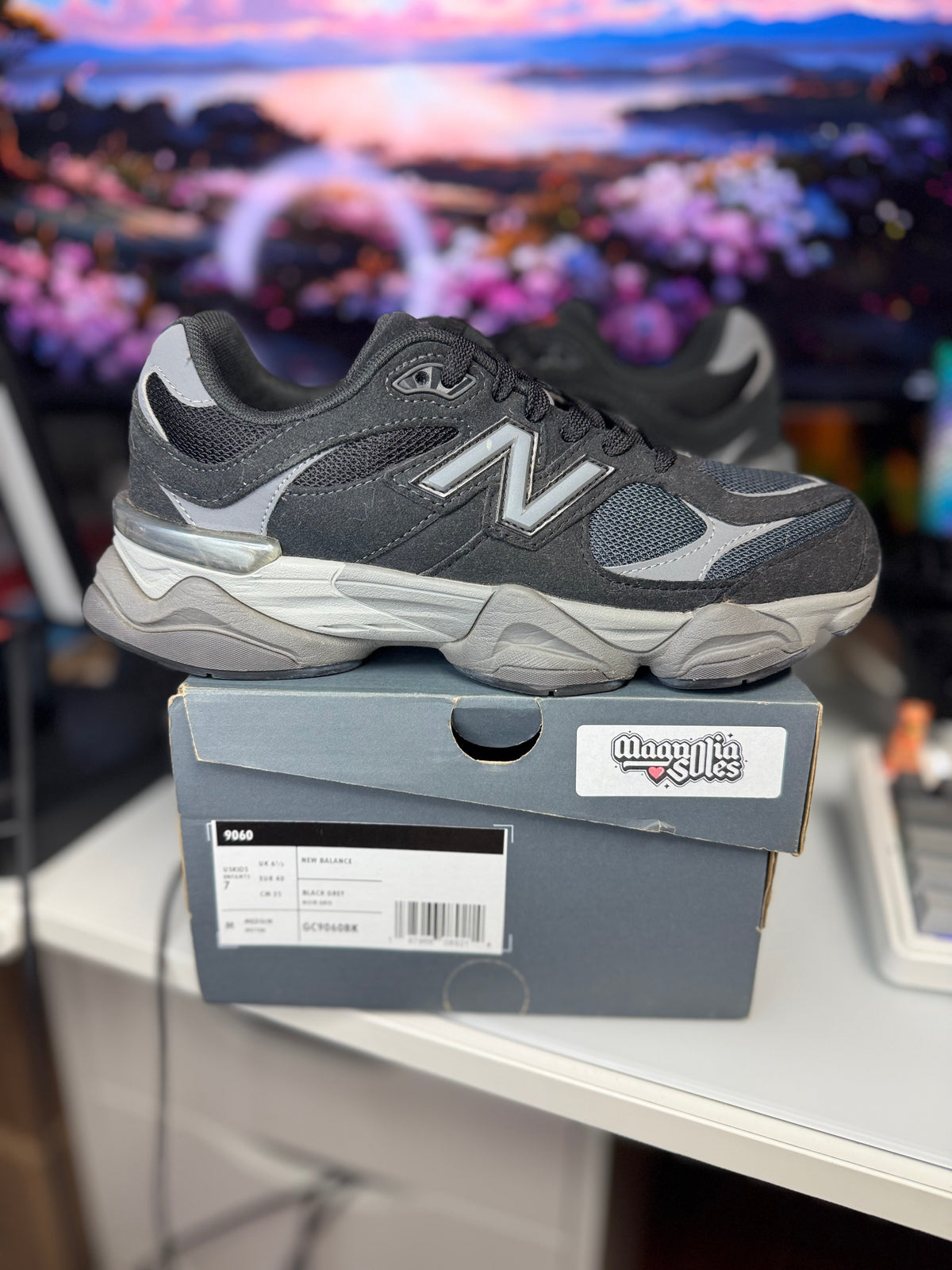 "Black Castlerock Grey" New Balance 9060 (GS)
