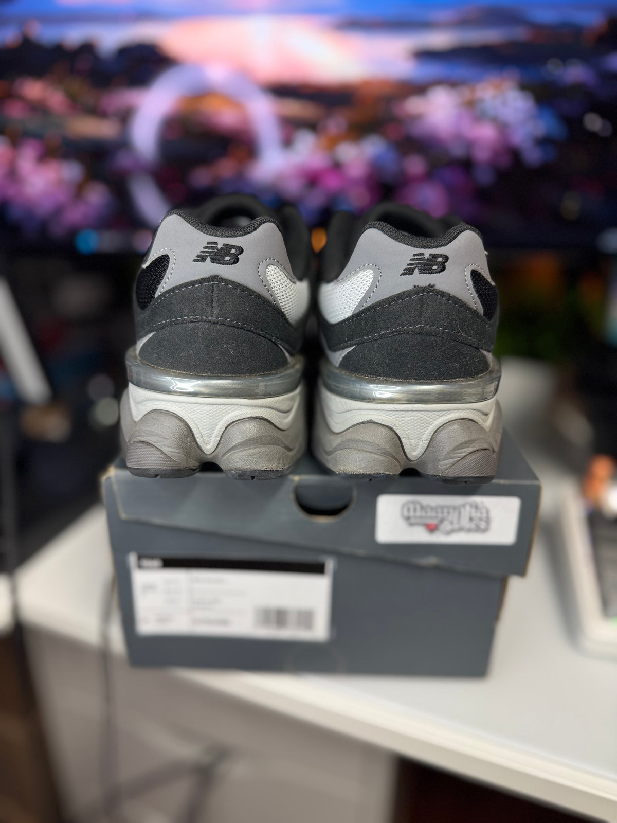 "Black Castlerock Grey" New Balance 9060 (GS)