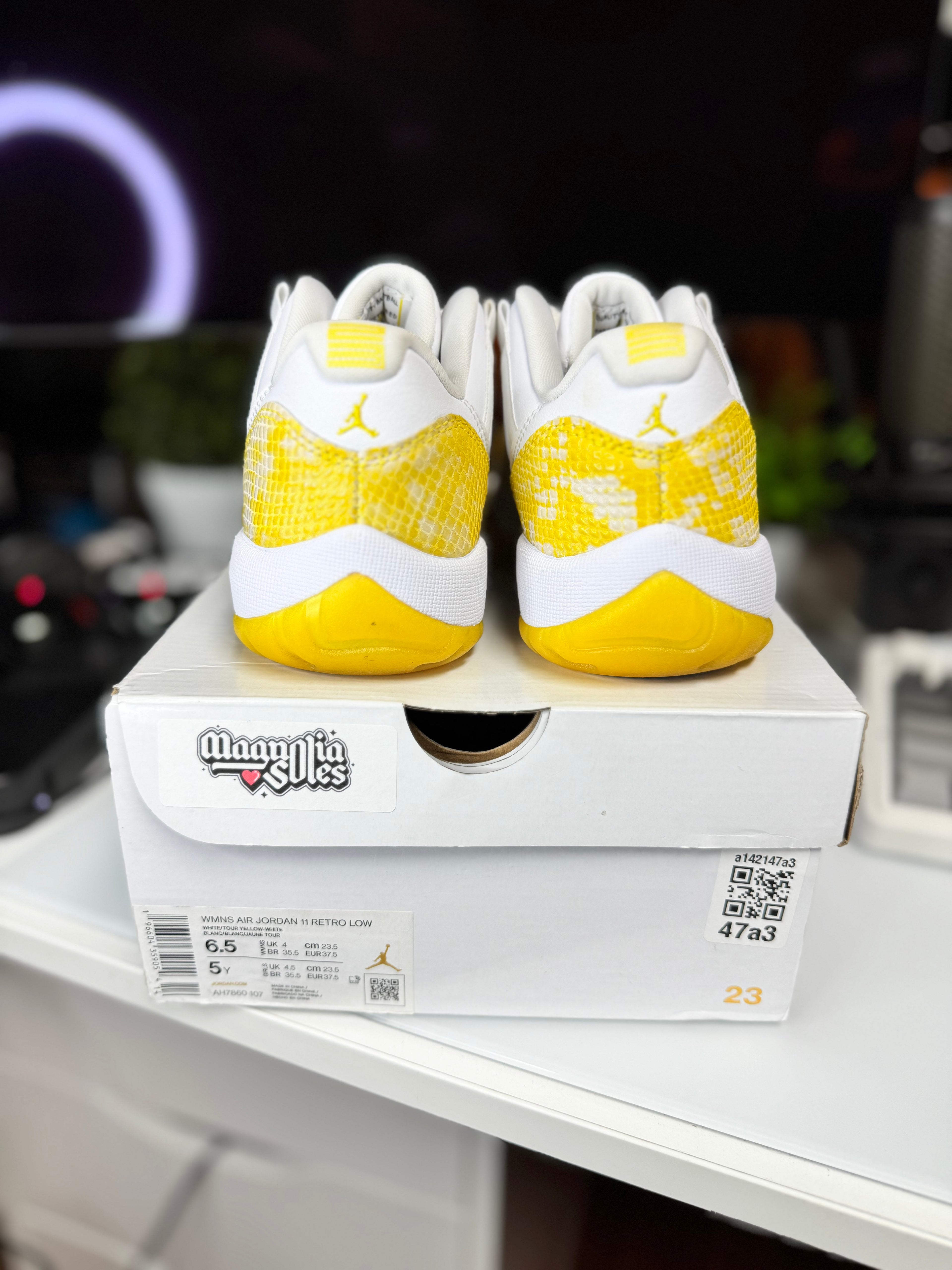"Yellow Snakeskin" Air Jordan Retro 11 Low (WMNS)