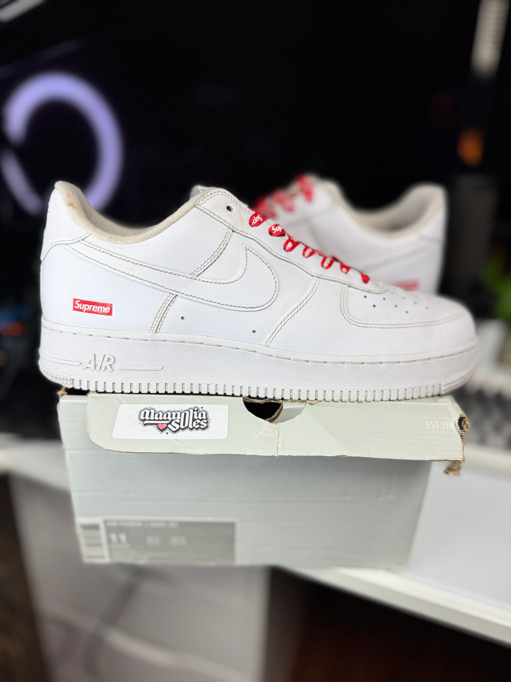 "White Supreme" Nike Air Force 1 Low