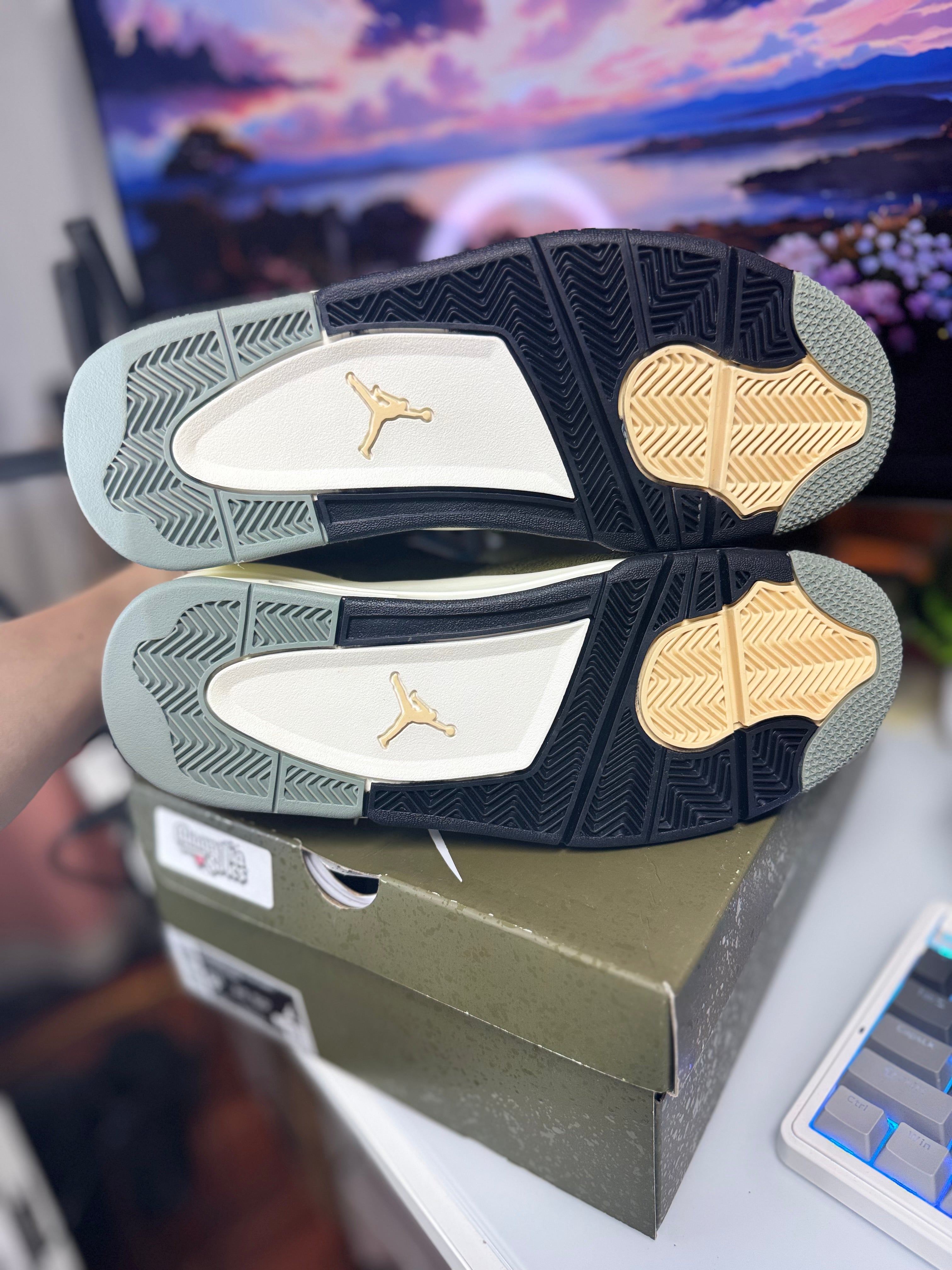 “Olive Craft” Air Jordan Retro 4