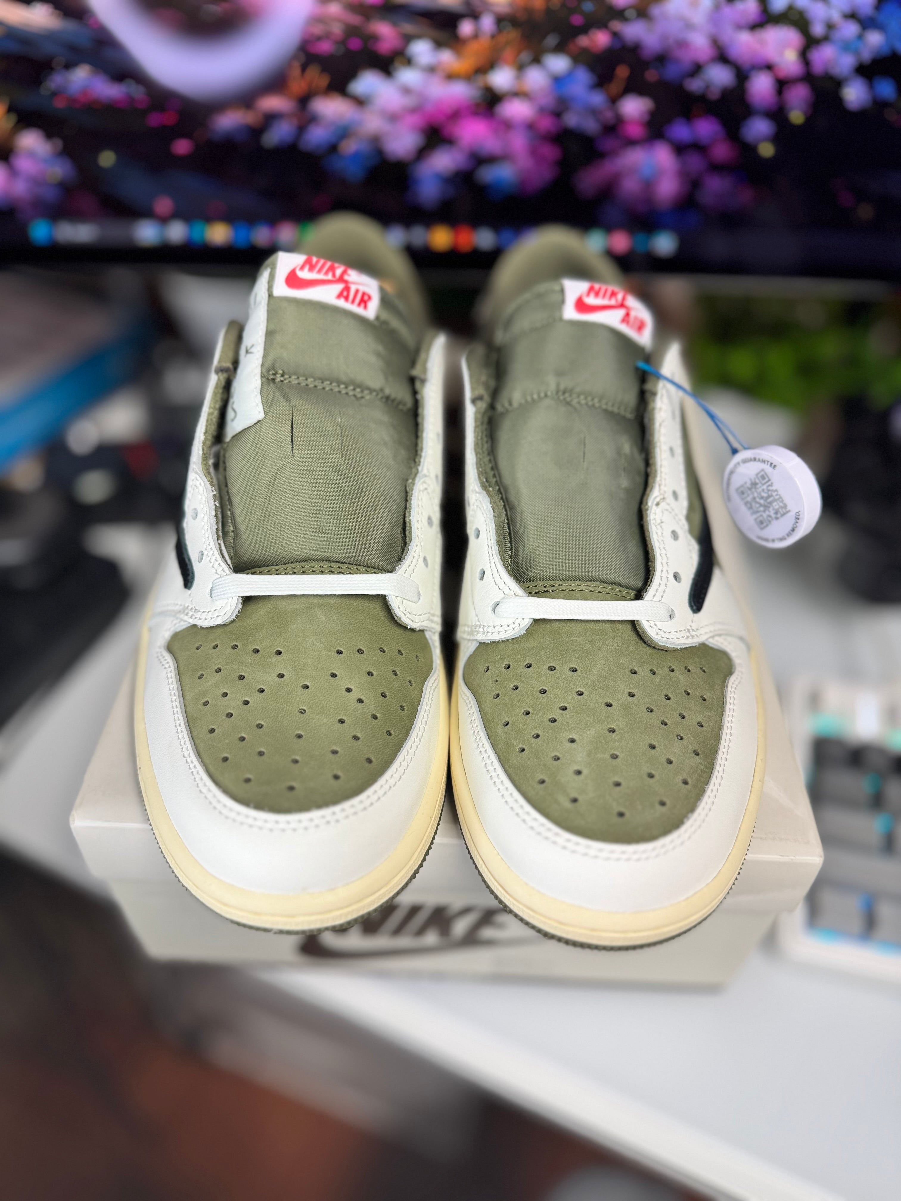 “Medium Olive” Travis Scott Air Jordan Retro 1 Low