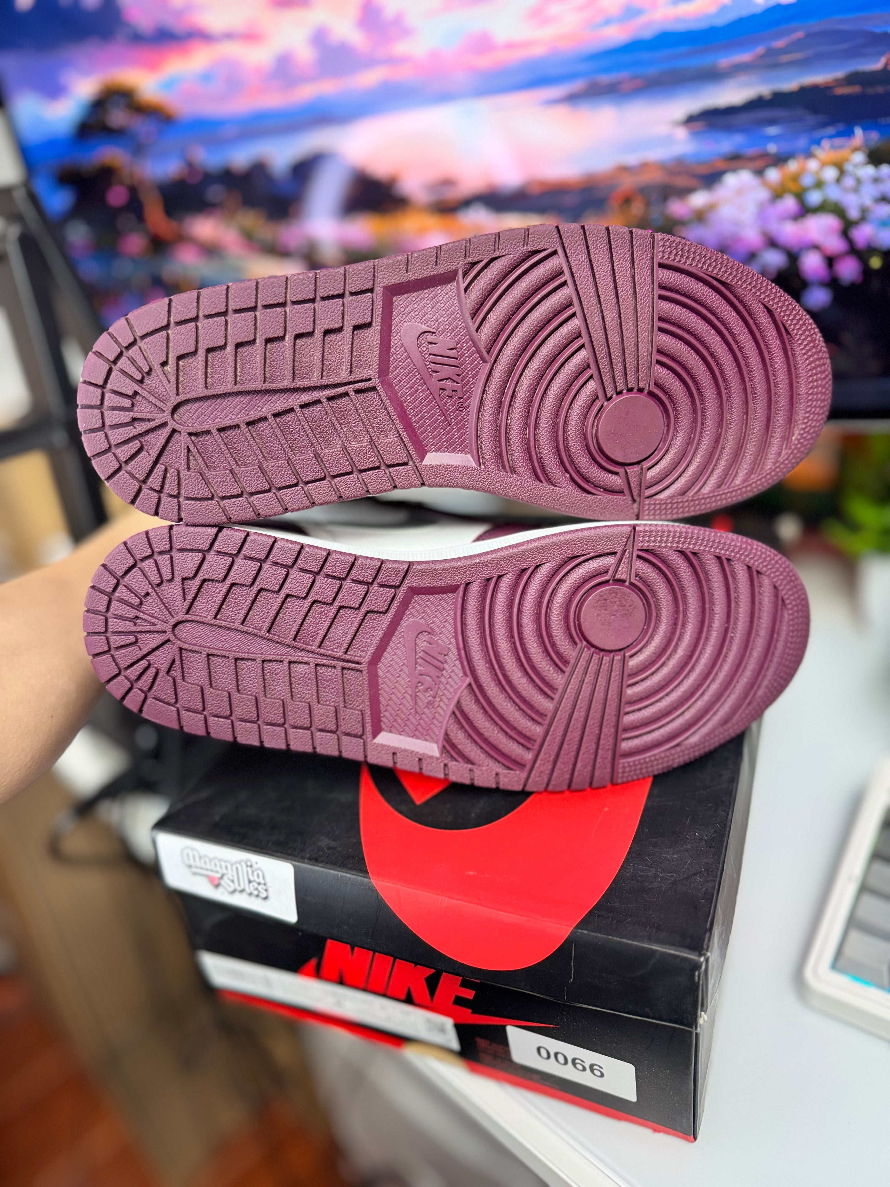 “Bordeaux” Air Jordan Retro 1