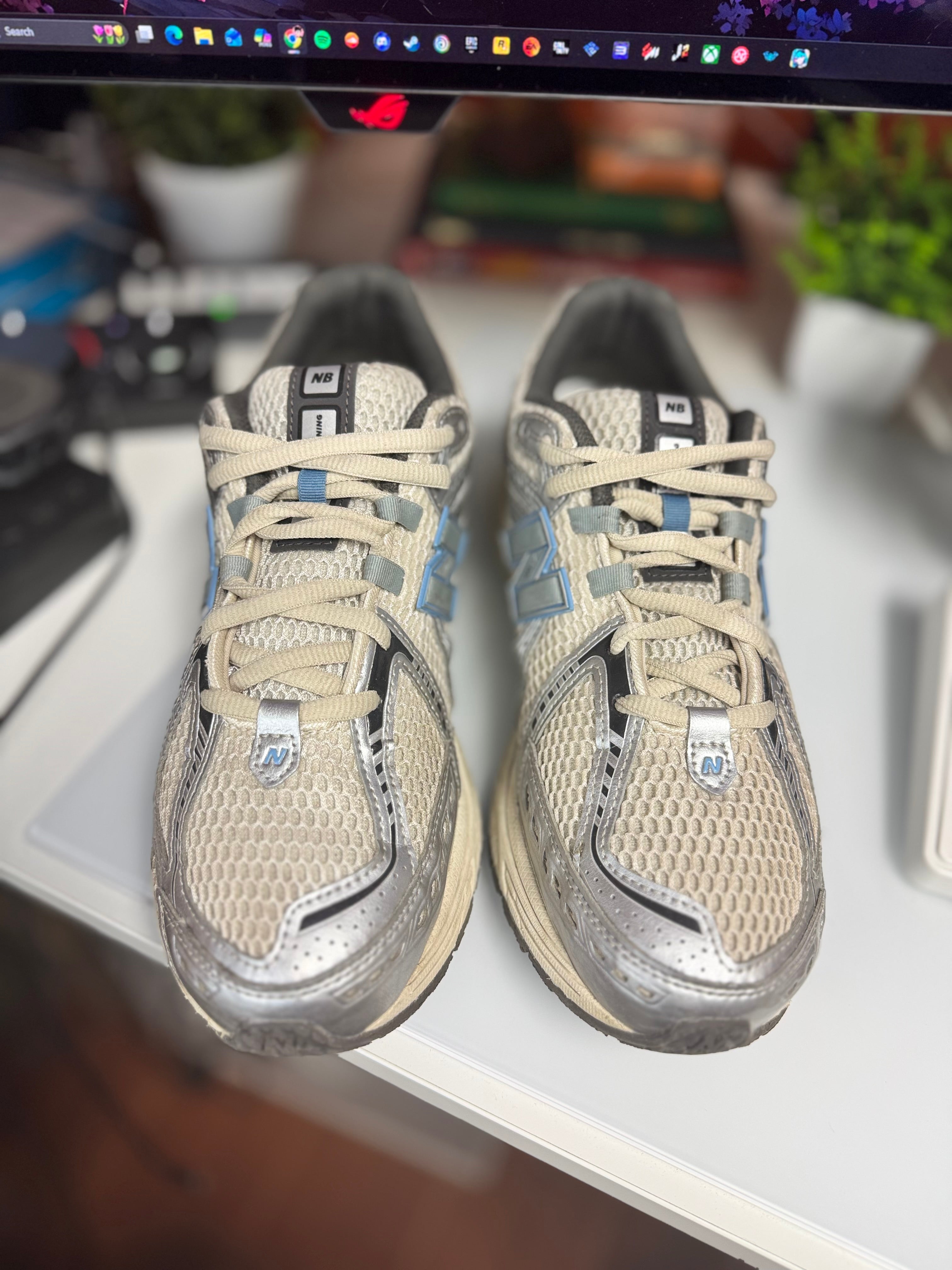 “Cream Blue” New Balance 1906R