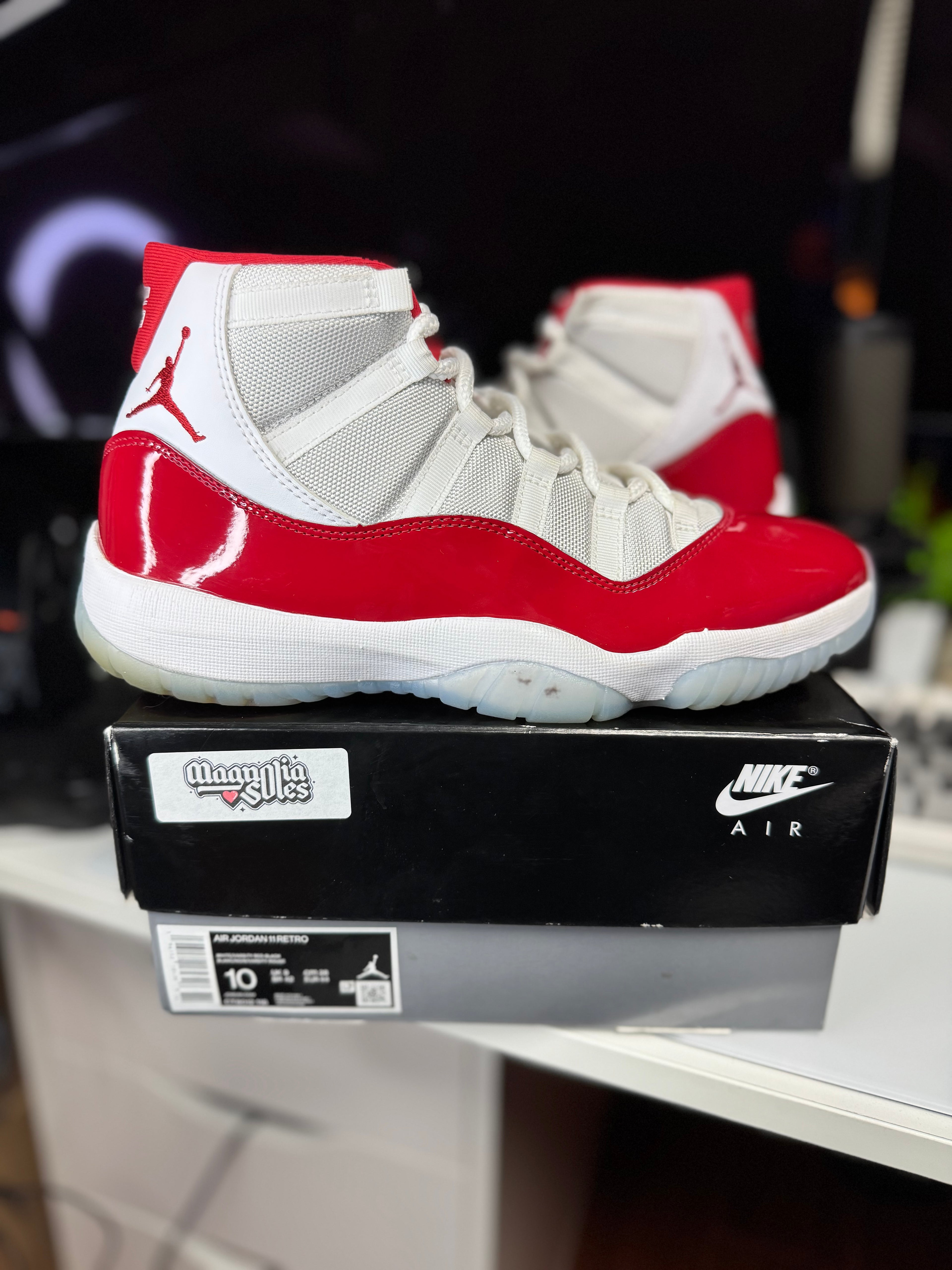 "Cherry" Air Jordan Retro 11 OG