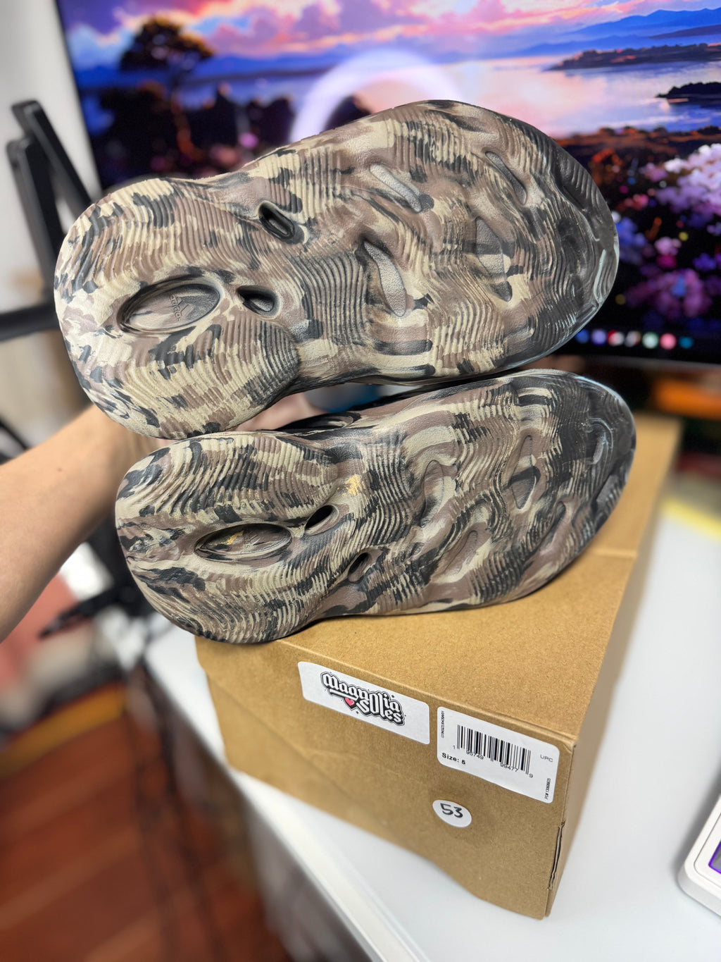 "MX Cinder" Adidas Yeezy Foam RNR