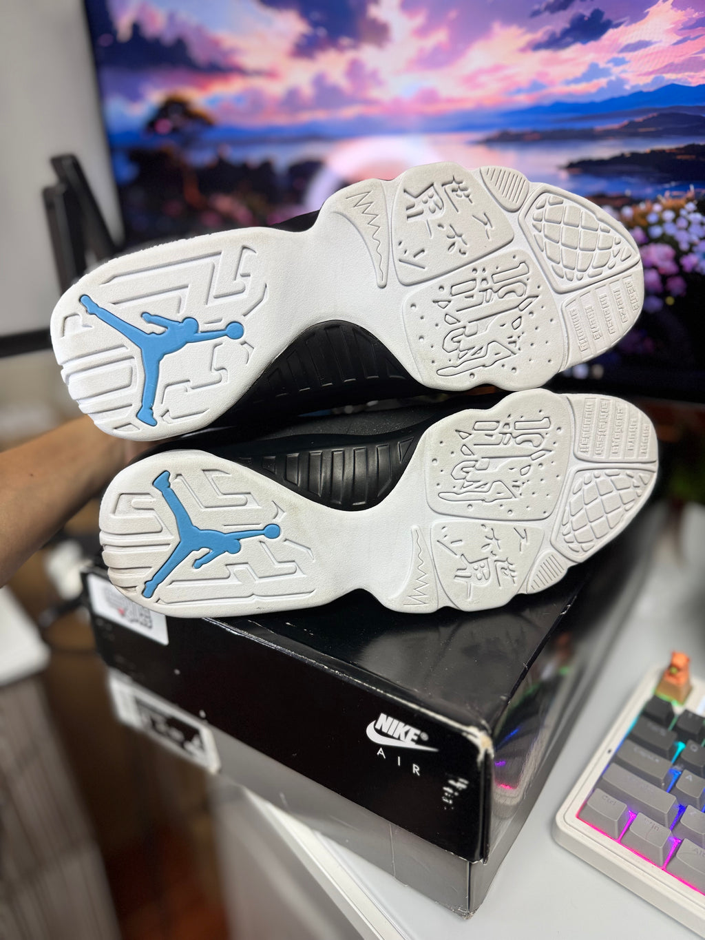"University Blue" Air Jordan Retro 9