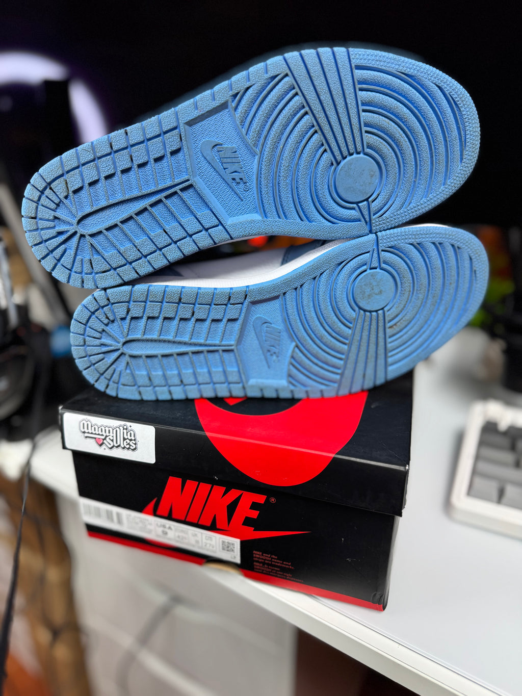 “University Blue” Air Jordan Retro 1
