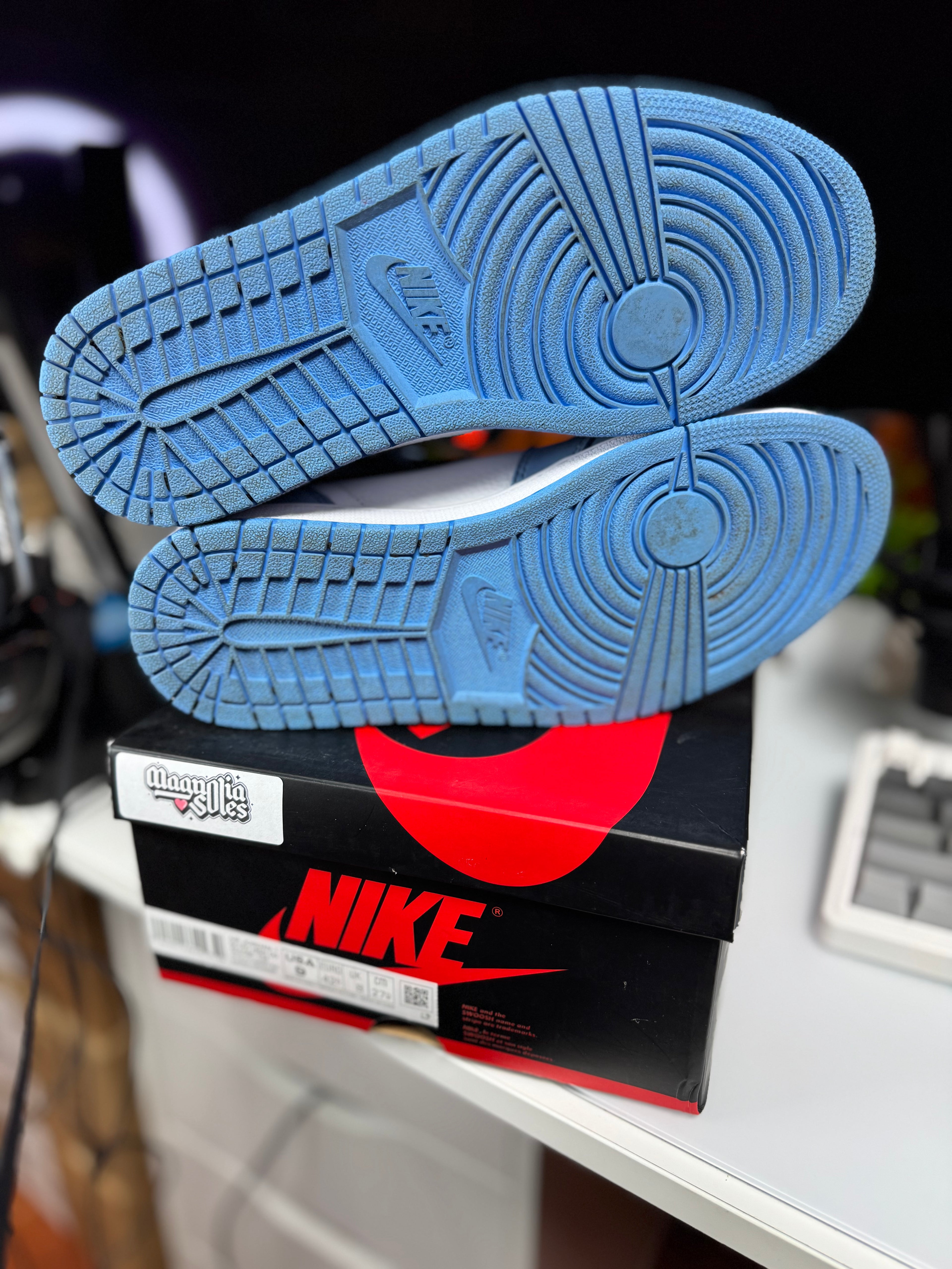 “University Blue” Air Jordan Retro 1