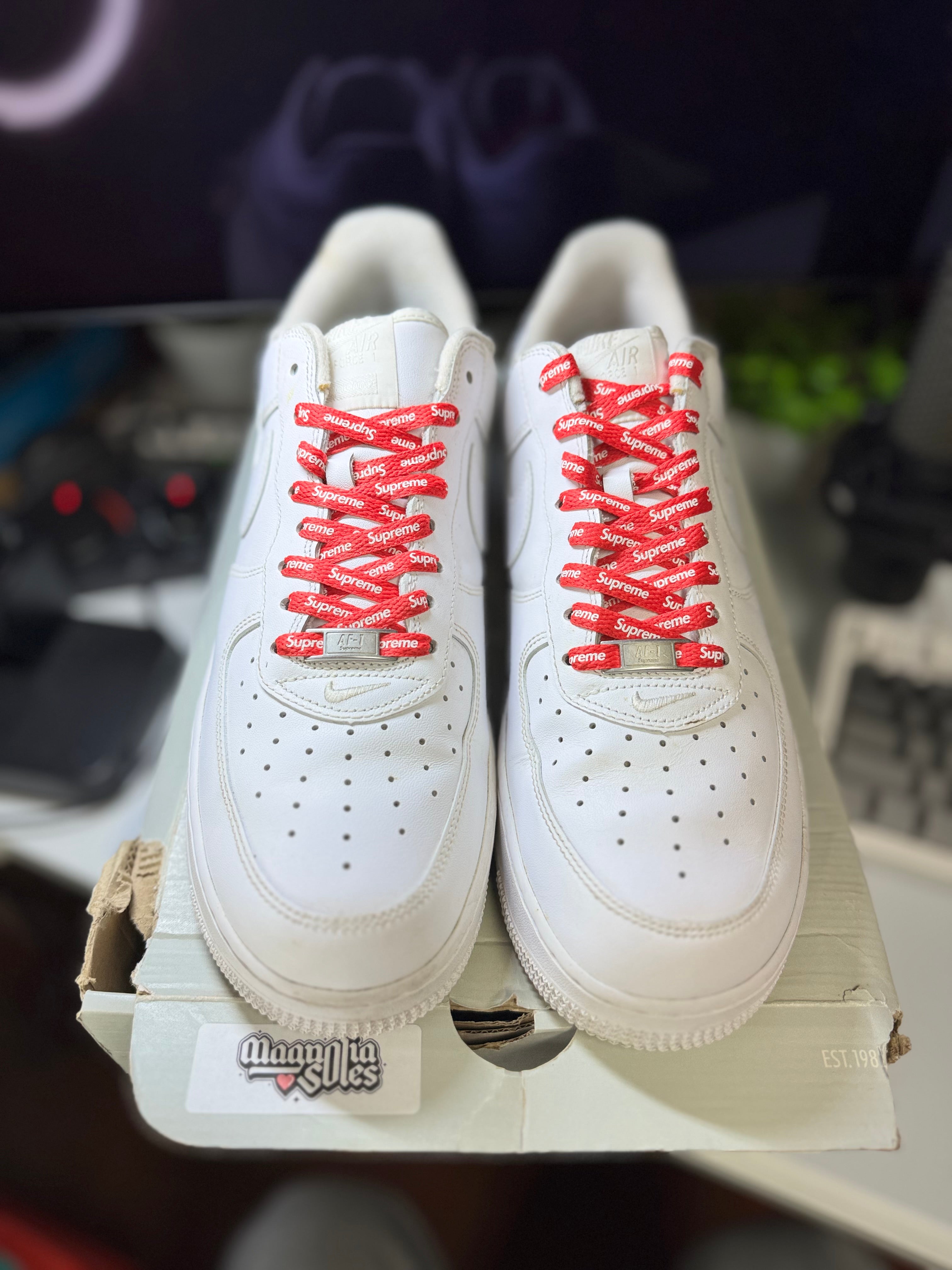 "White Supreme" Nike Air Force 1 Low