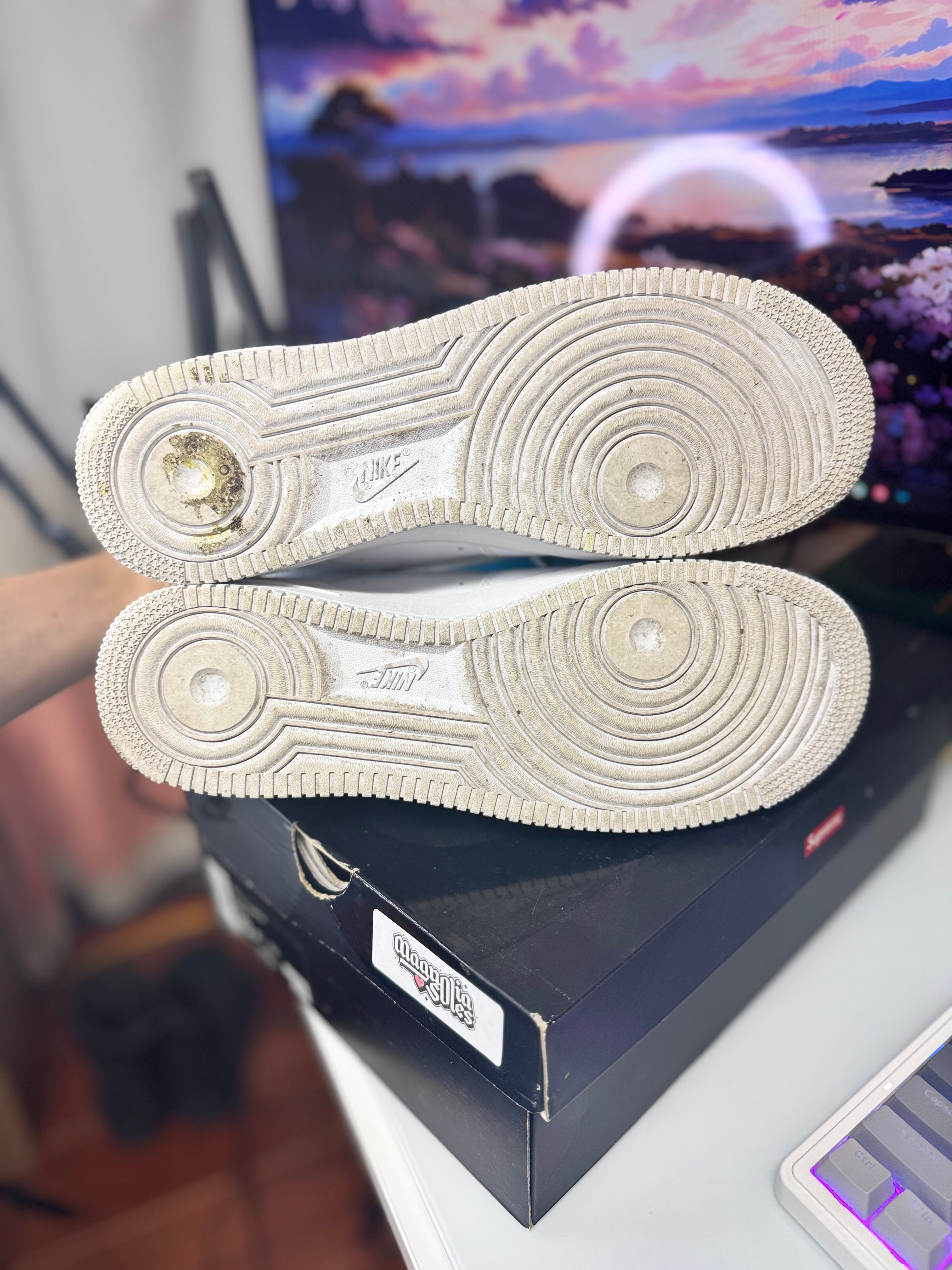 "White Supreme" Nike Air Force 1 Low