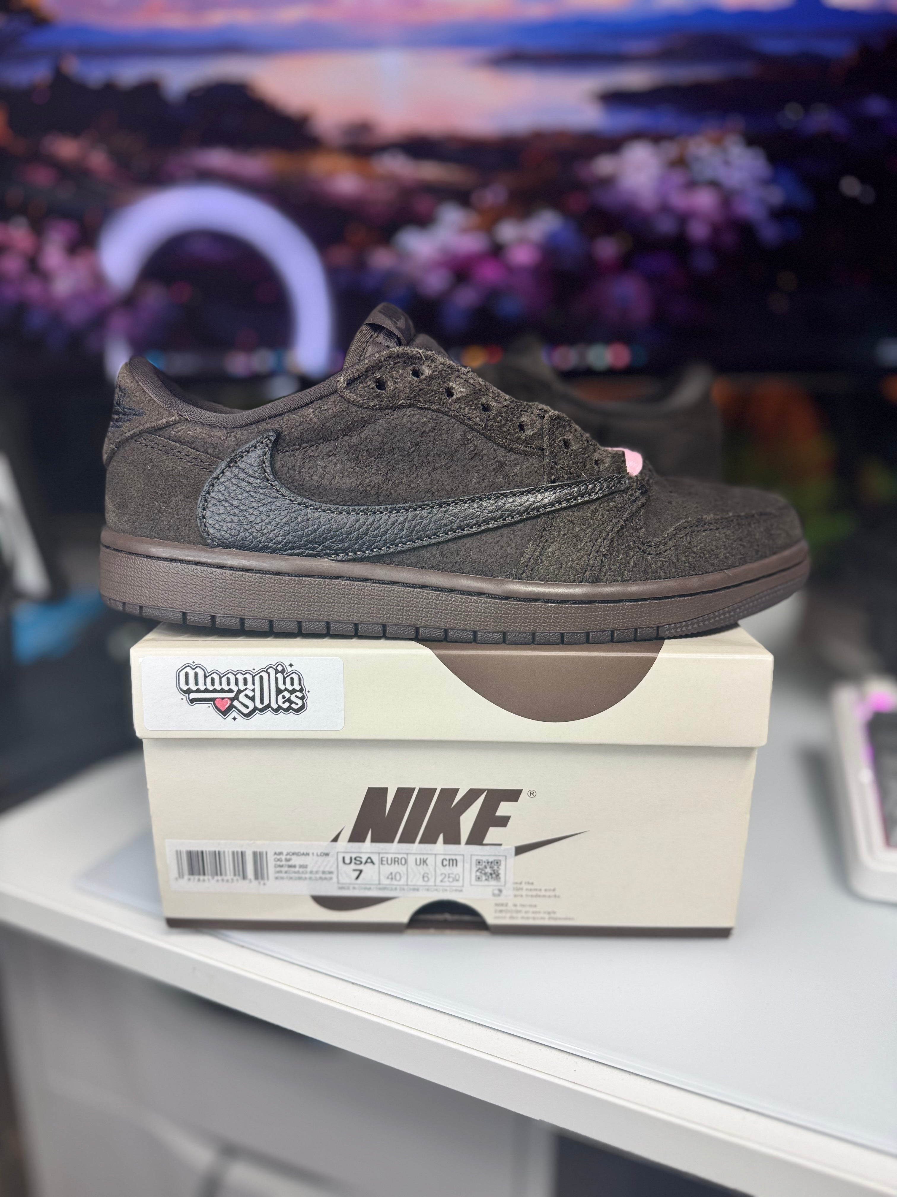 "Velvet Brown" Travis Scott x Air Jordan Retro 1 Low