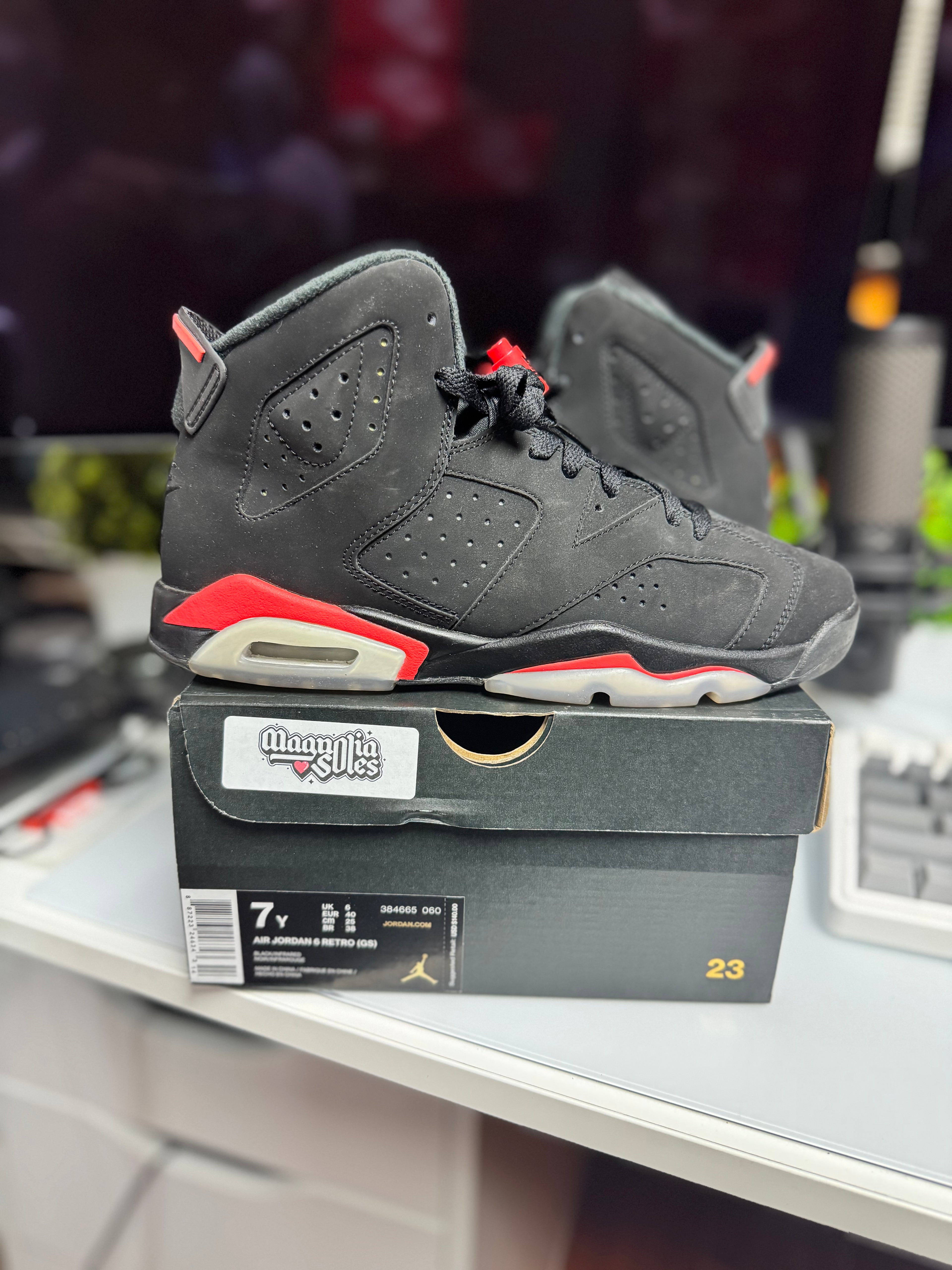 "Infrared" Air Jordan Retro 6 (GS)